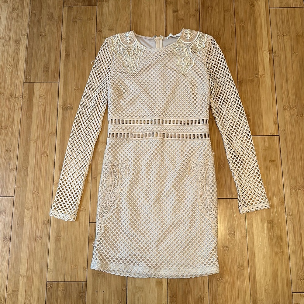 Missguided women’s long sleeve nude dress